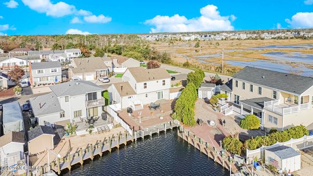 1001 Painter Pt, Lanoka Harbor, NJ 08734