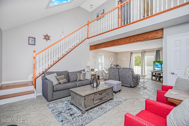 1001 Painter Pt, Lanoka Harbor, NJ 08734