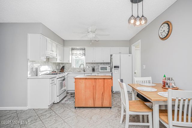 1001 Painter Pt, Lanoka Harbor, NJ 08734