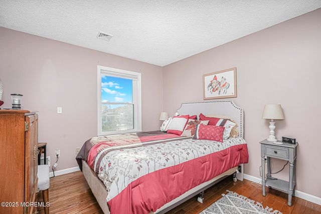 1001 Painter Pt, Lanoka Harbor, NJ 08734