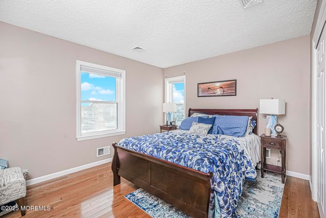 1001 Painter Pt, Lanoka Harbor, NJ 08734