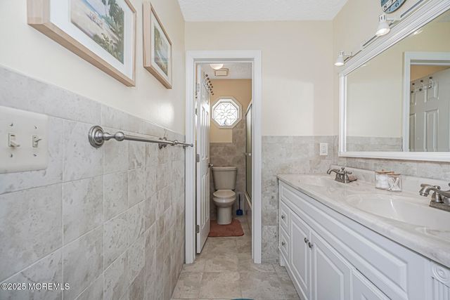 1001 Painter Pt, Lanoka Harbor, NJ 08734