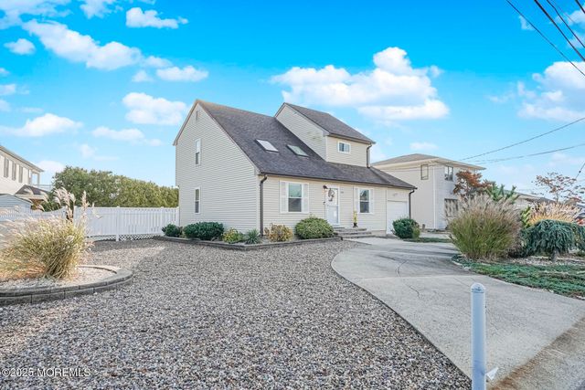 1001 Painter Pt, Lanoka Harbor, NJ 08734