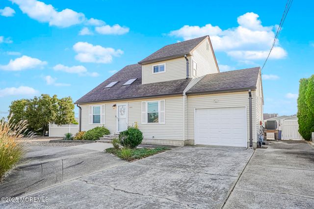 1001 Painter Pt, Lanoka Harbor, NJ 08734