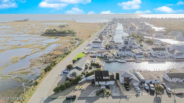 1001 Painter Pt, Lanoka Harbor, NJ 08734