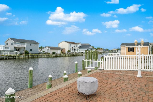 1001 Painter Pt, Lanoka Harbor, NJ 08734