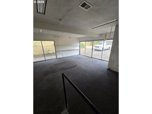 188 ROBIN St, Roseburg, OR 97470