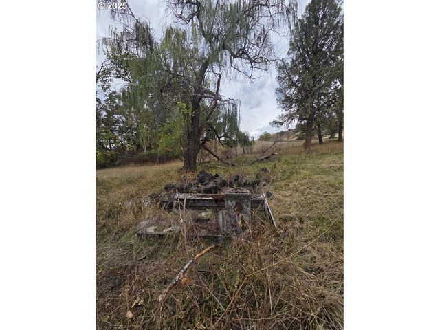 188 ROBIN St, Roseburg, OR 97470