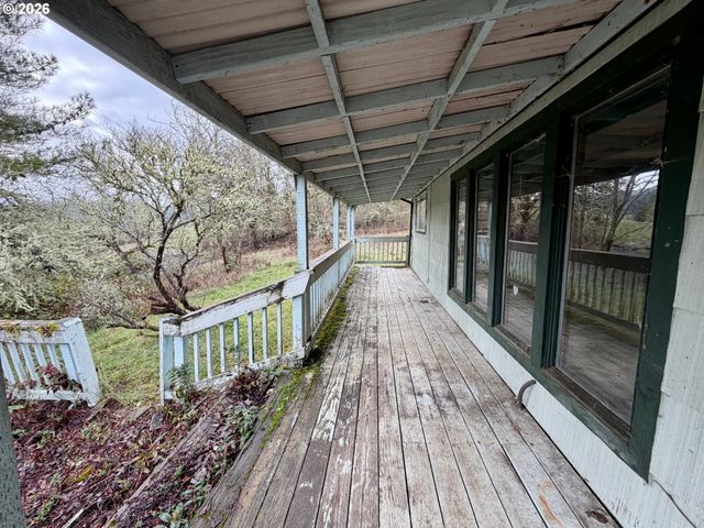 188 ROBIN St, Roseburg, OR 97470