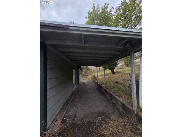 188 ROBIN St, Roseburg, OR 97470