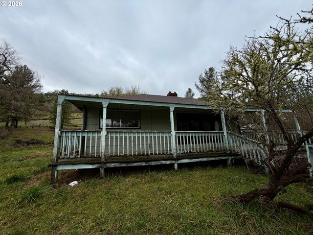 188 ROBIN St, Roseburg, OR 97470