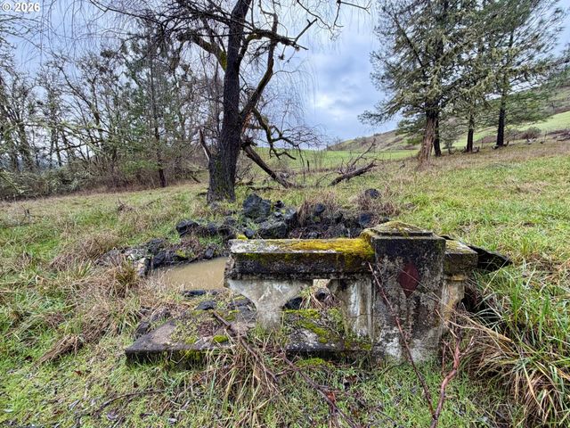 188 ROBIN St, Roseburg, OR 97470