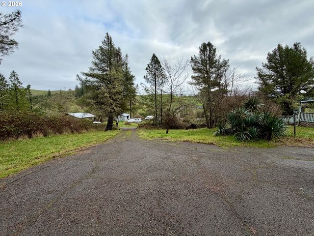 188 ROBIN St, Roseburg, OR 97470