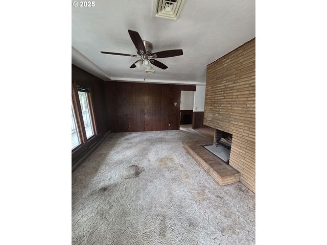 188 ROBIN St, Roseburg, OR 97470