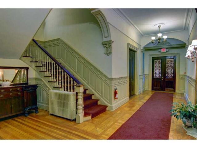 45 Ayrault Street 9, Newport, RI 02840