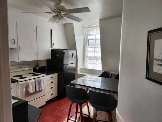 45 Ayrault Street 9, Newport, RI 02840