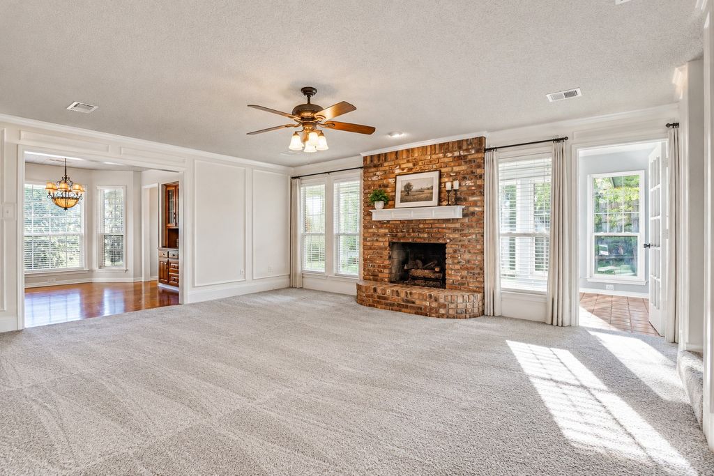 2110 Emerald Lake Drive, Arlington, TX 76013 — photo 4