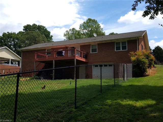 159 Cedar Knoll Drive, Mount Airy, NC 27030