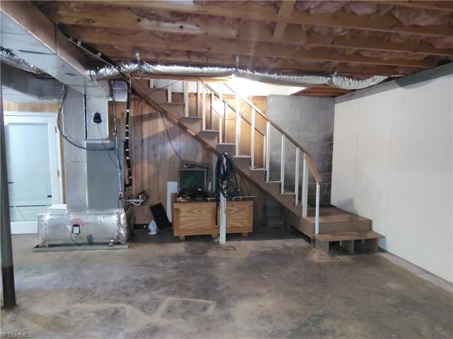 159 Cedar Knoll Drive, Mount Airy, NC 27030
