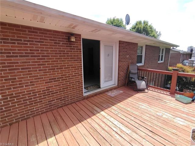 159 Cedar Knoll Drive, Mount Airy, NC 27030