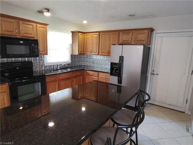 159 Cedar Knoll Drive, Mount Airy, NC 27030
