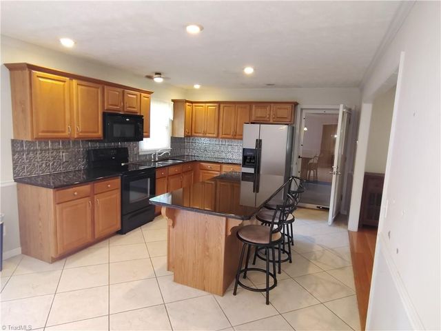 159 Cedar Knoll Drive, Mount Airy, NC 27030