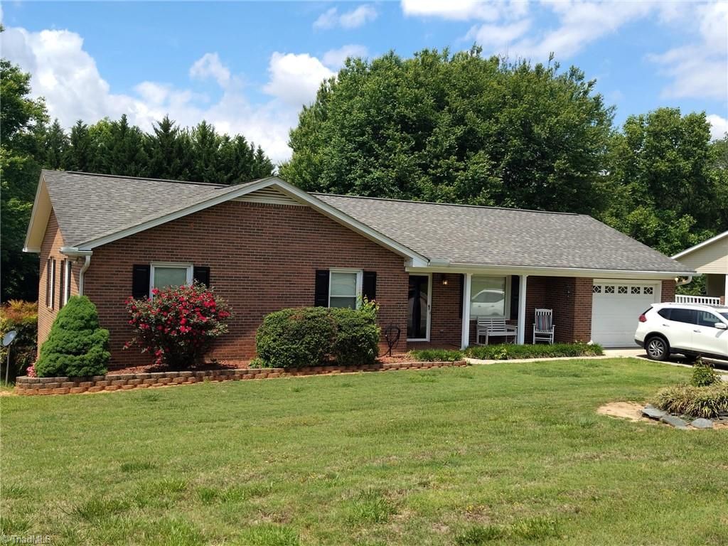 159 Cedar Knoll Drive, Mount Airy, NC 27030