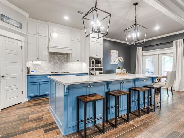 516 Side Track Road, Yukon, OK 73099