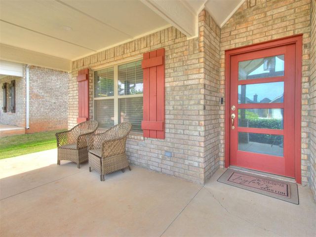 516 Side Track Road, Yukon, OK 73099