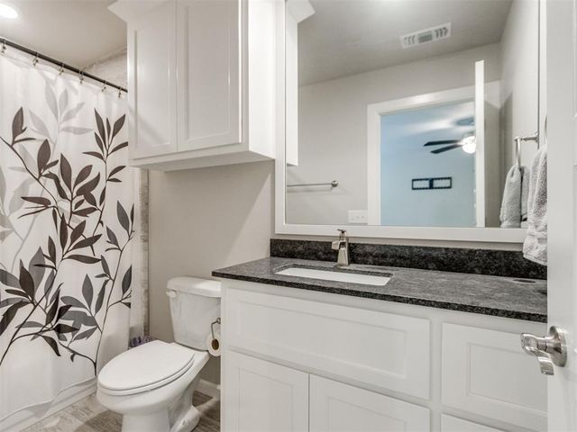 516 Side Track Road, Yukon, OK 73099