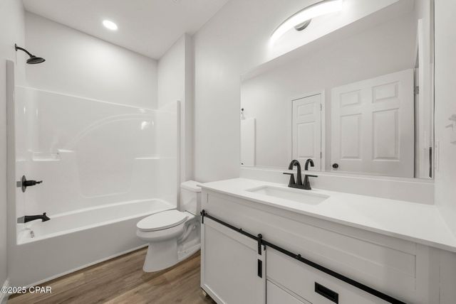 7200 Lake Suzzanne Way, Panama City, FL 32404