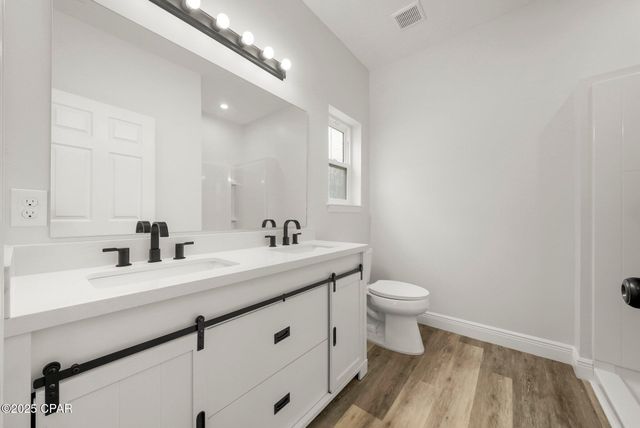 7200 Lake Suzzanne Way, Panama City, FL 32404