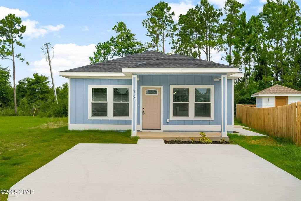7200 Lake Suzzanne Way, Panama City, FL 32404