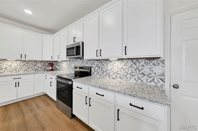 226 Marais Temps Clair Way, St Charles, MO 63301