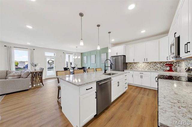 226 Marais Temps Clair Way, St Charles, MO 63301