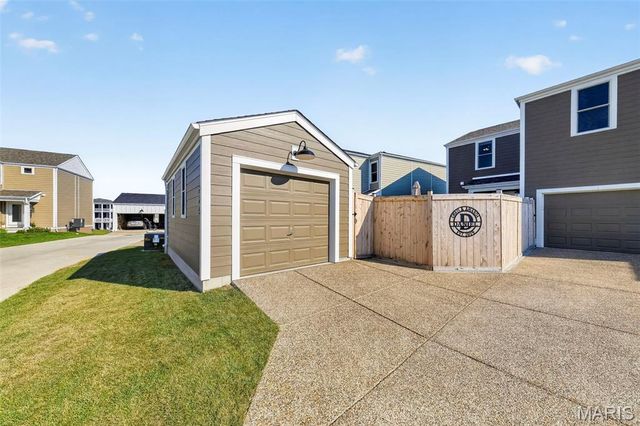 226 Marais Temps Clair Way, St Charles, MO 63301