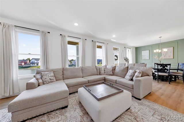 226 Marais Temps Clair Way, St Charles, MO 63301