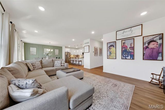 226 Marais Temps Clair Way, St Charles, MO 63301