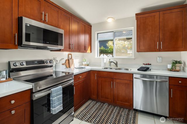 7147 30th Avenue SW, Seattle, WA 98126