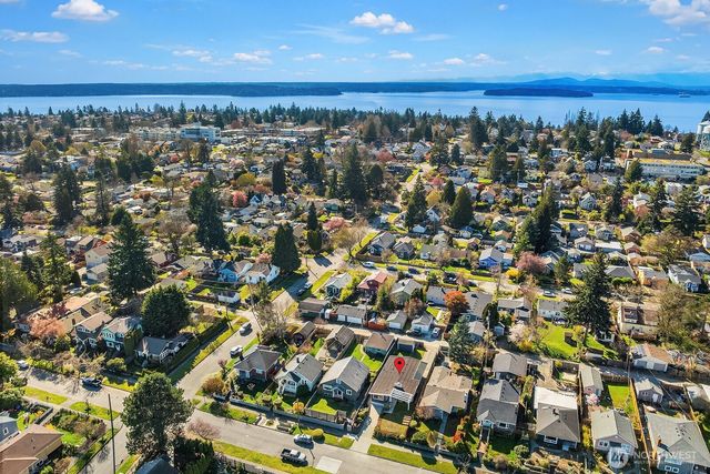 7147 30th Avenue SW, Seattle, WA 98126