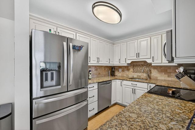 336 Golfview Road 905, North Palm Beach, FL 33408
