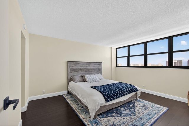 336 Golfview Road 905, North Palm Beach, FL 33408