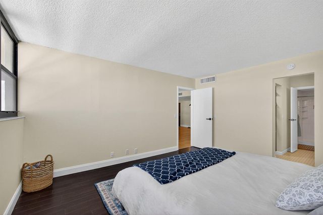 336 Golfview Road 905, North Palm Beach, FL 33408