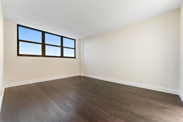 336 Golfview Road 905, North Palm Beach, FL 33408