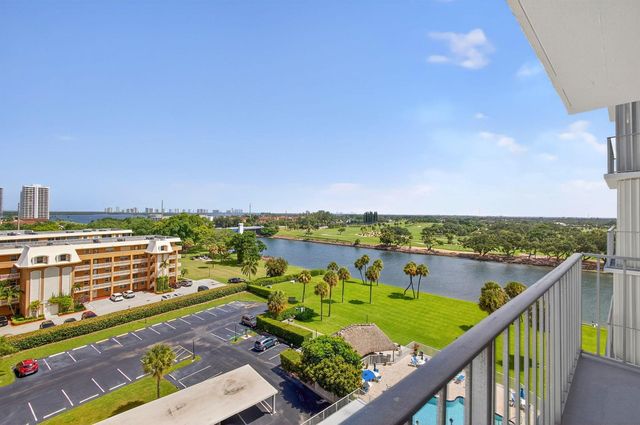 336 Golfview Road 905, North Palm Beach, FL 33408