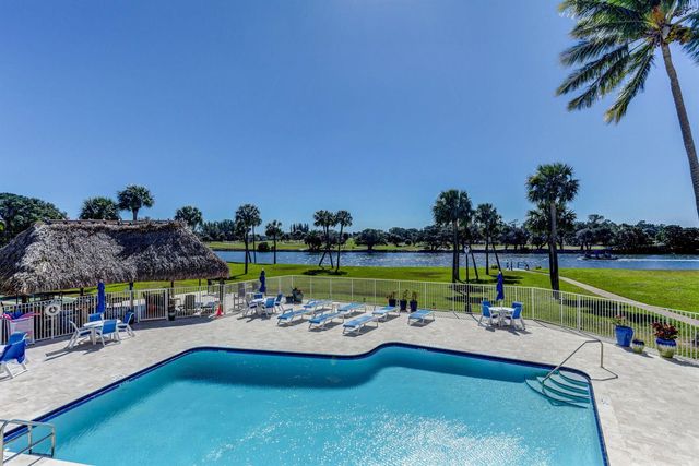 336 Golfview Road 905, North Palm Beach, FL 33408