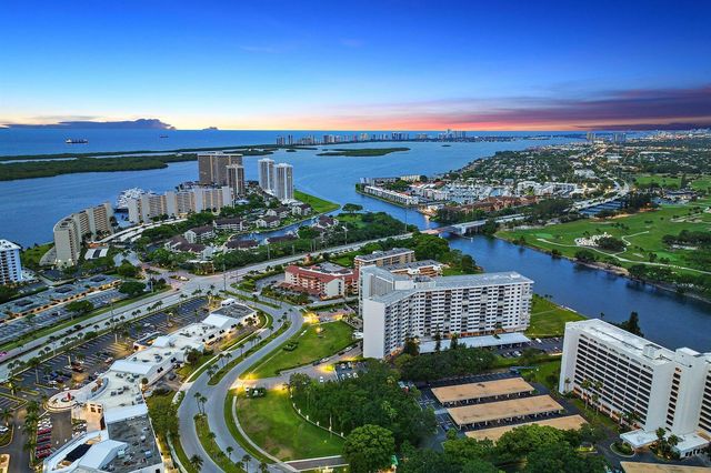 336 Golfview Road 905, North Palm Beach, FL 33408