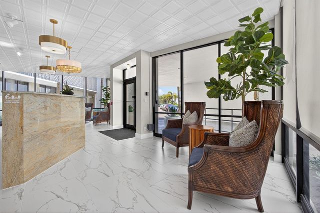 336 Golfview Road 905, North Palm Beach, FL 33408