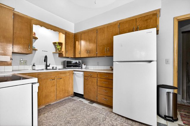 121 S OUTAGAMIE STREET, Appleton, WI 54914