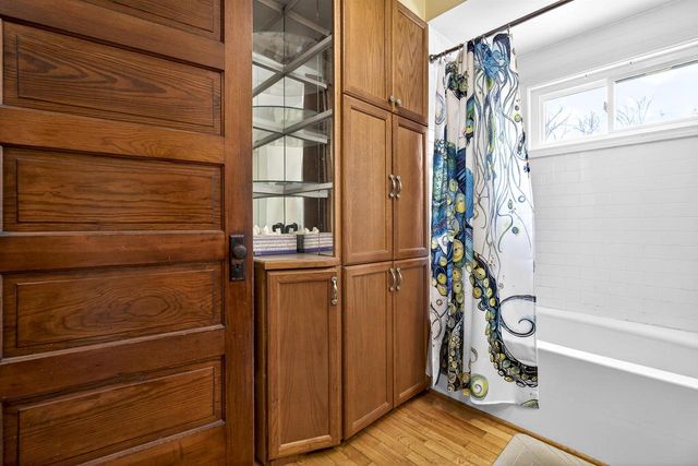 121 S OUTAGAMIE STREET, Appleton, WI 54914